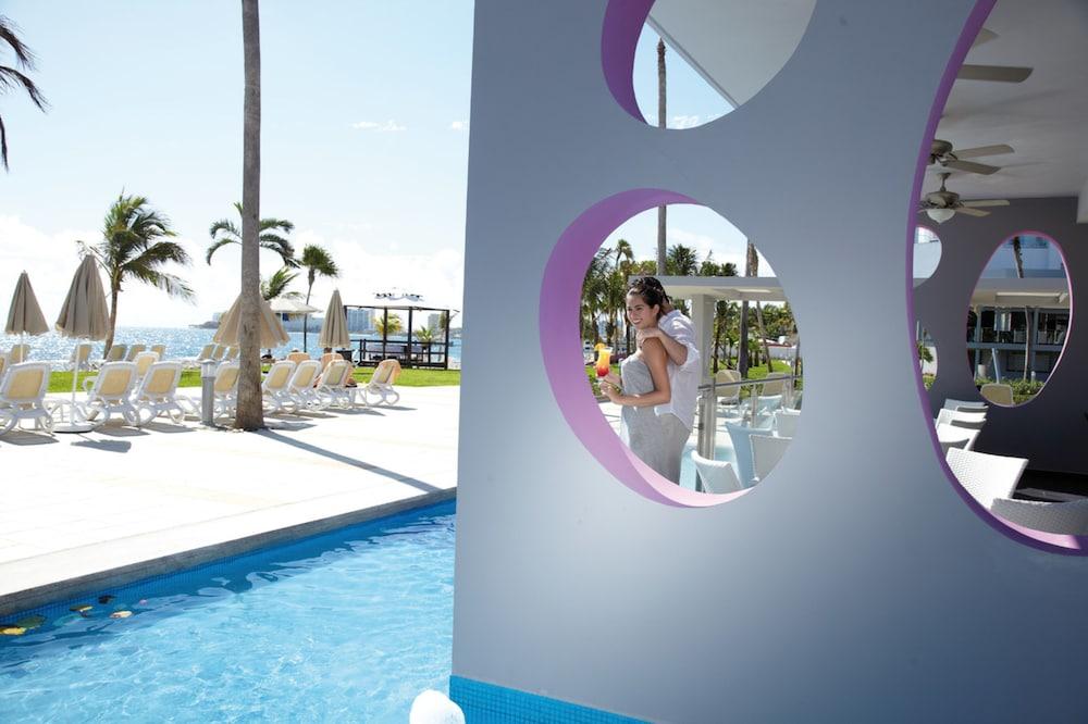 Отель Riu Palace Peninsula Канкун Экстерьер фото